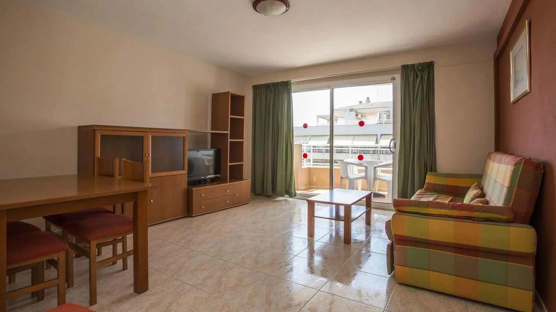 **  Aparthotel California Salou Espagne